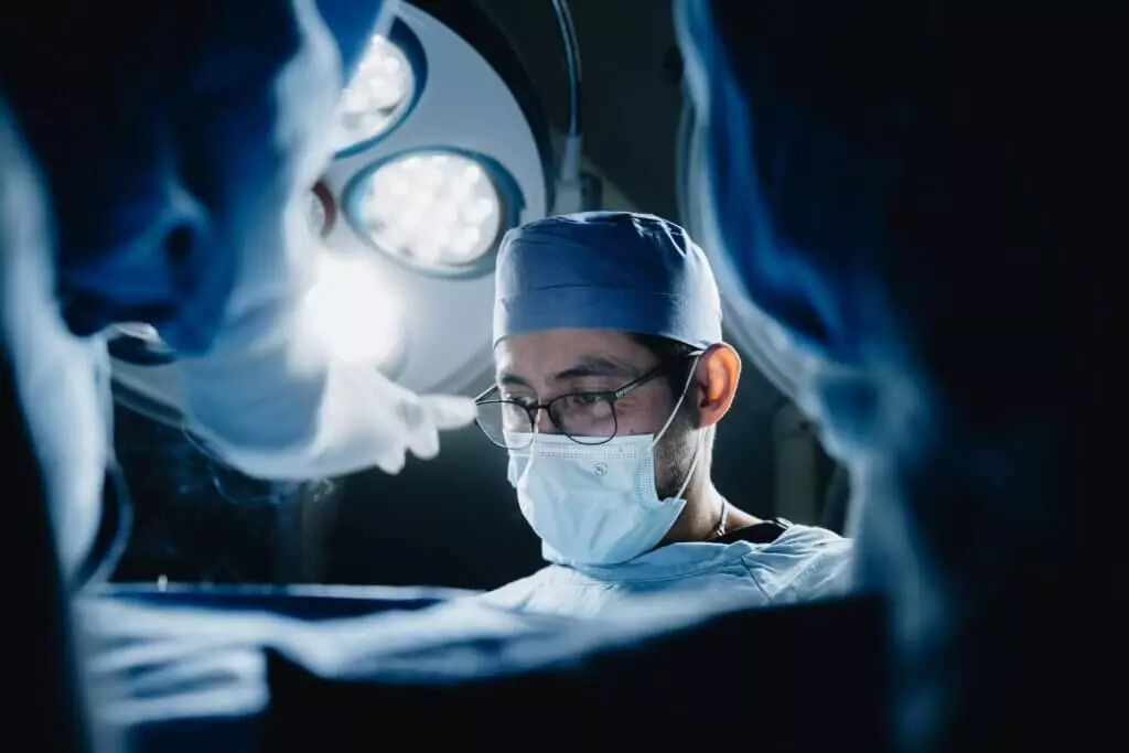 hipaa compliance: surgeon at work
